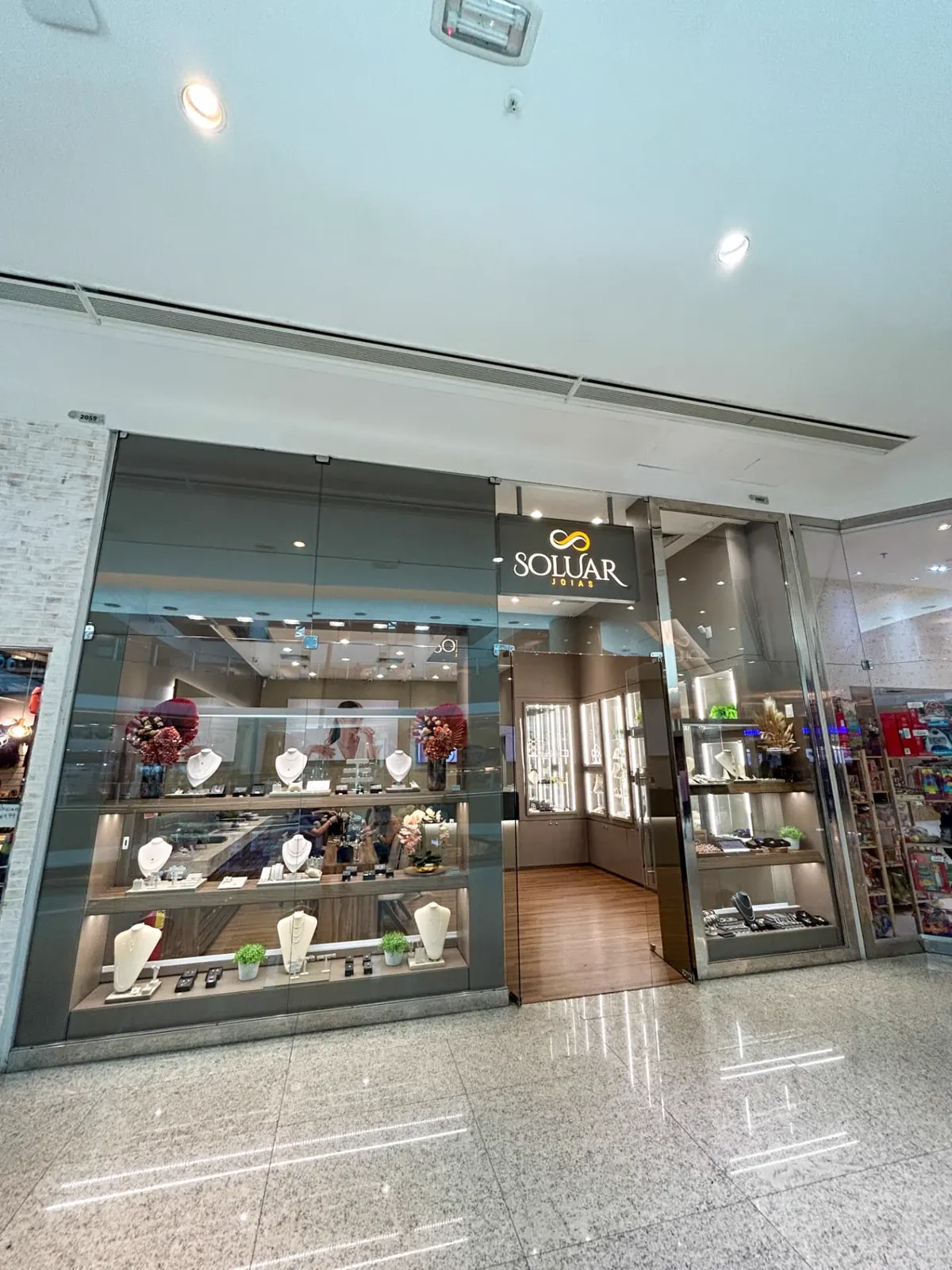 Fachada da loja Soluar Shopping Riomar Kennedy
